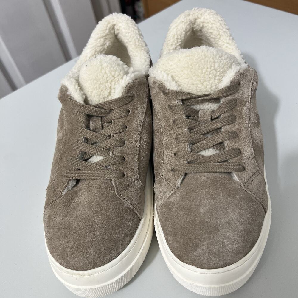 Steve Madden Women’s Size 9M Studio F Faux Shearling Lined Sneaker Taupe Suede